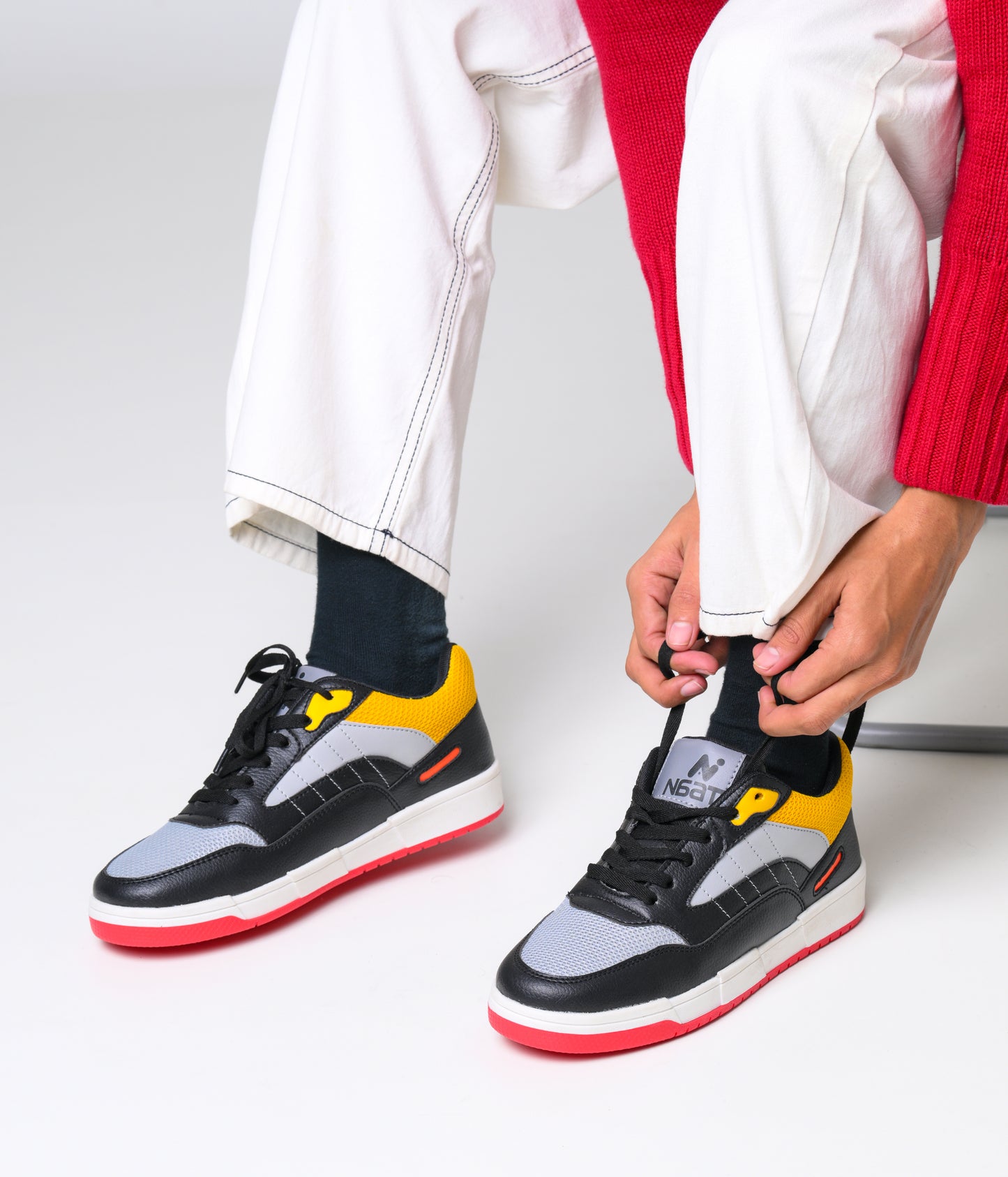 Naatu Black Weekend Sneakers