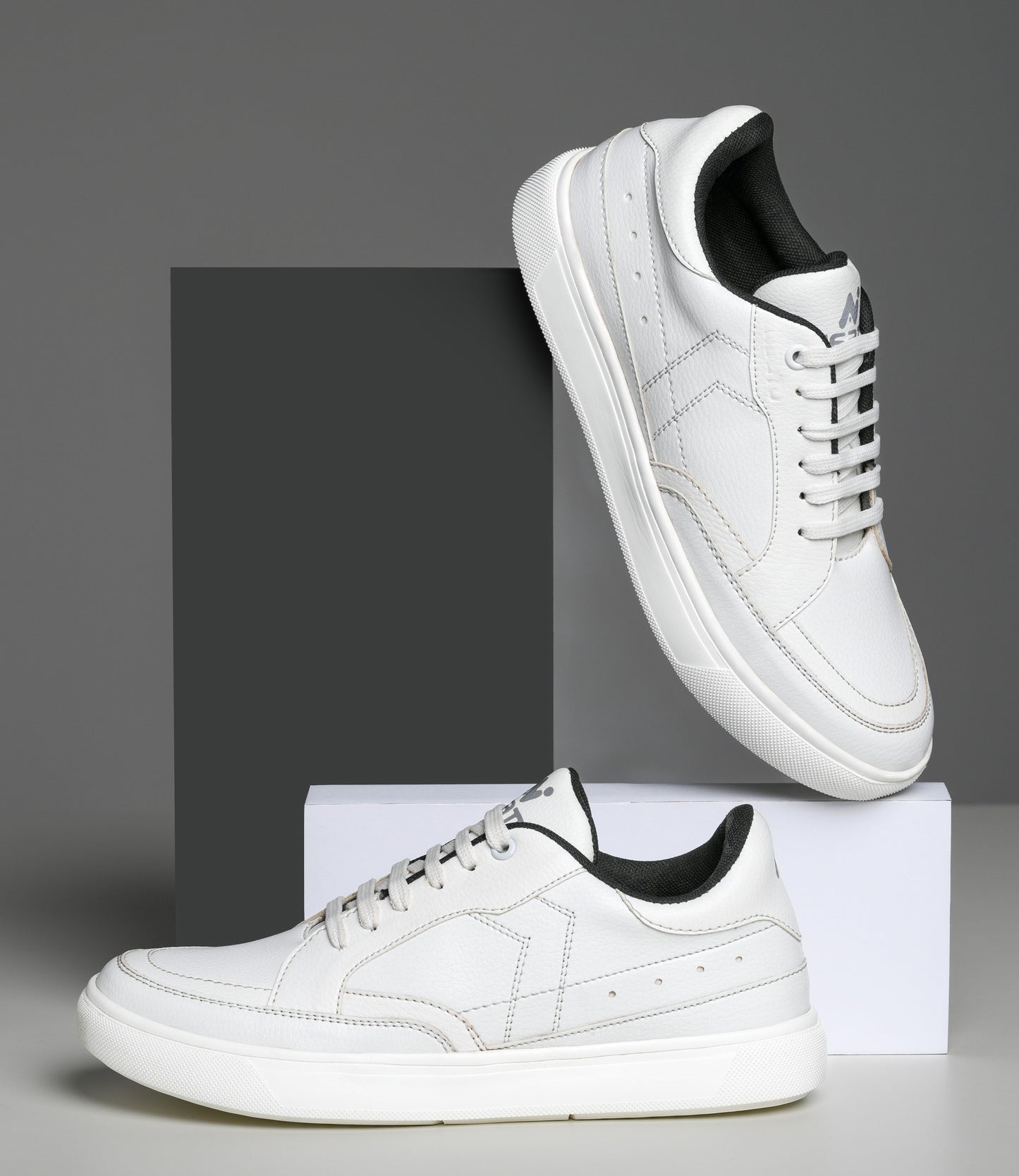 Naatu White Streeter Sneakers