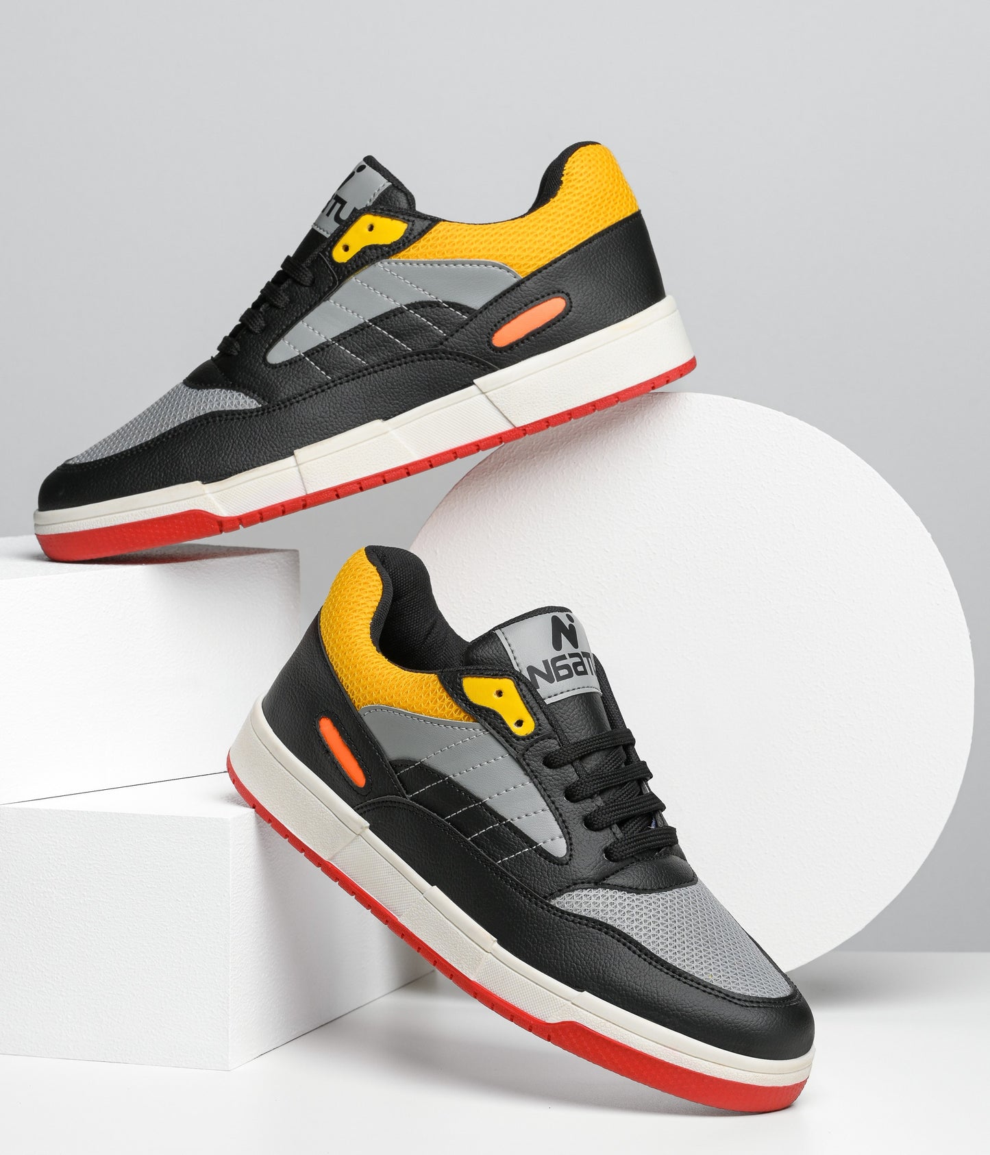 Naatu Black Weekend Sneakers