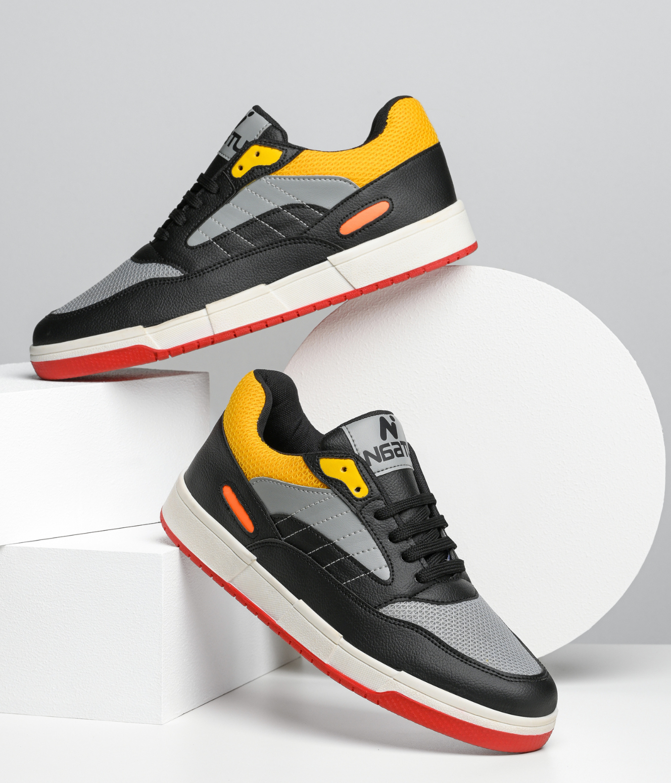 Naatu Black Weekend Sneakers